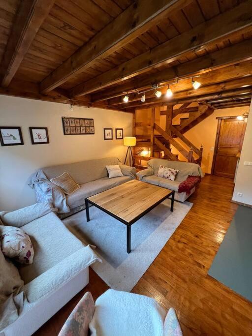 Casa Con Jardin En Garos By Casas Aranesas J Antes Villa Exterior photo